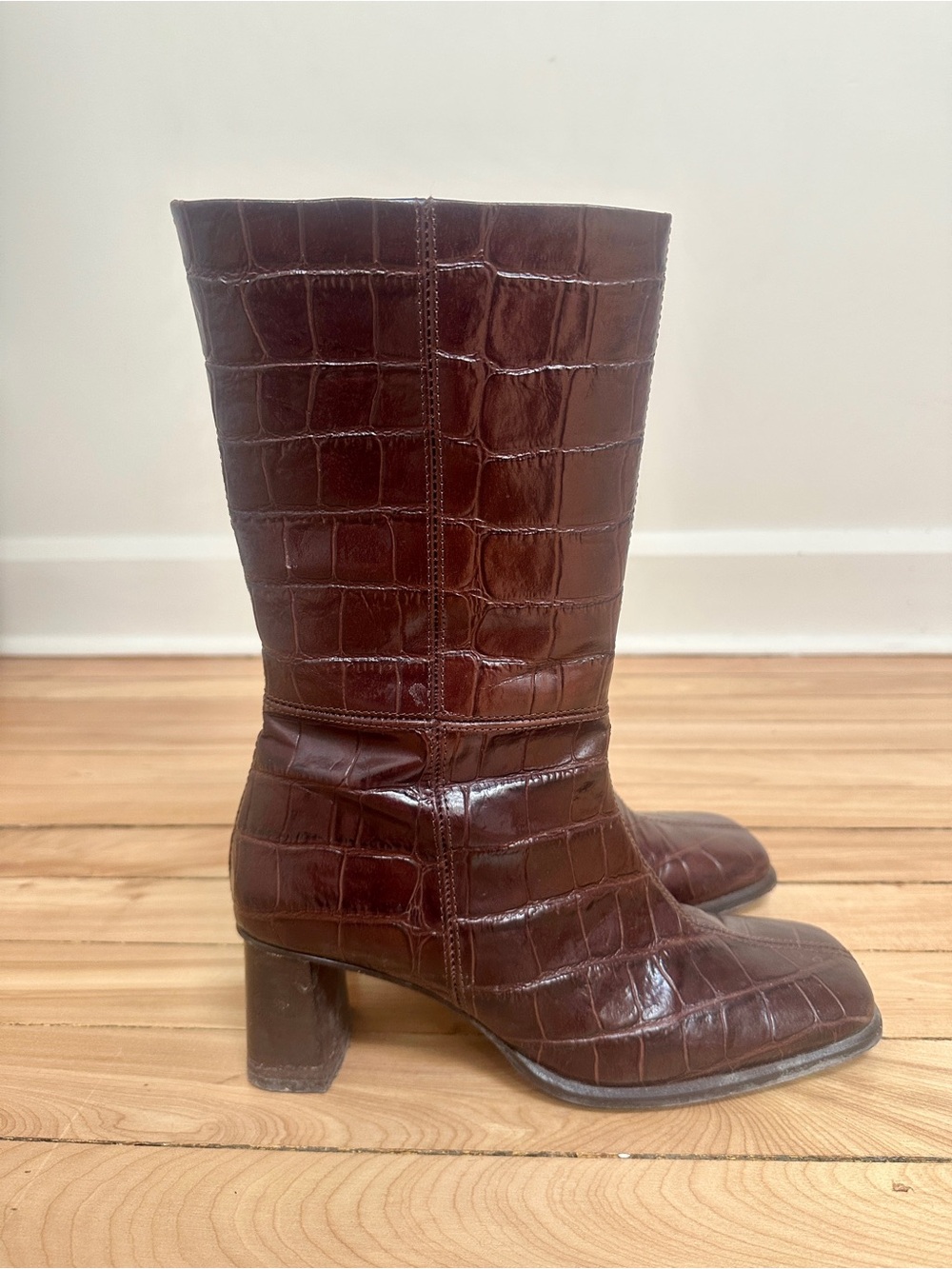 L'INTERVALLE Dark Brown Croc-Embossed Mid-Calf Heeled Boots